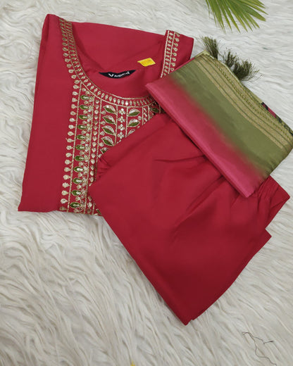 Elegant Festive 3-Piece Set